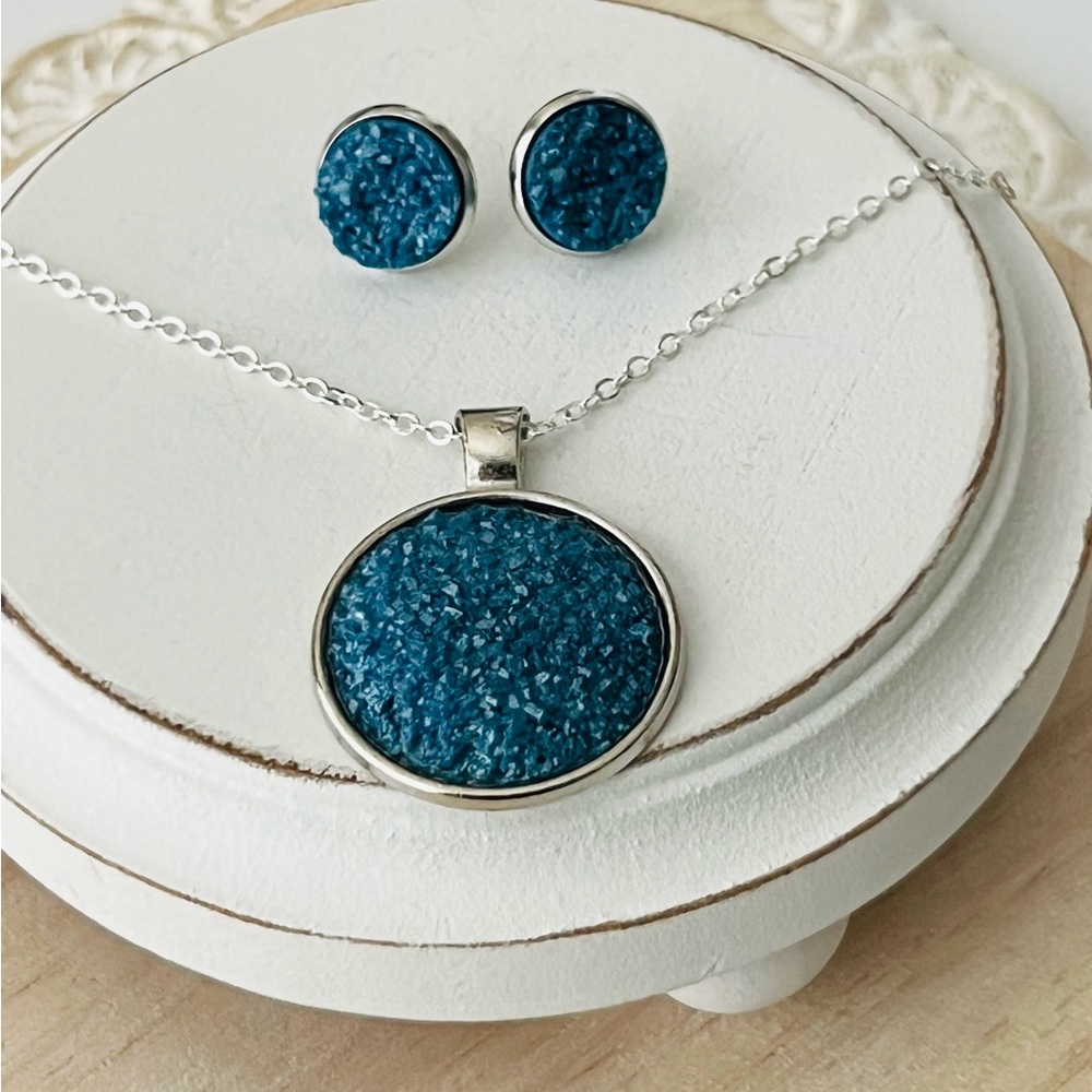 Sparkling Blue Druzy Silver Necklace